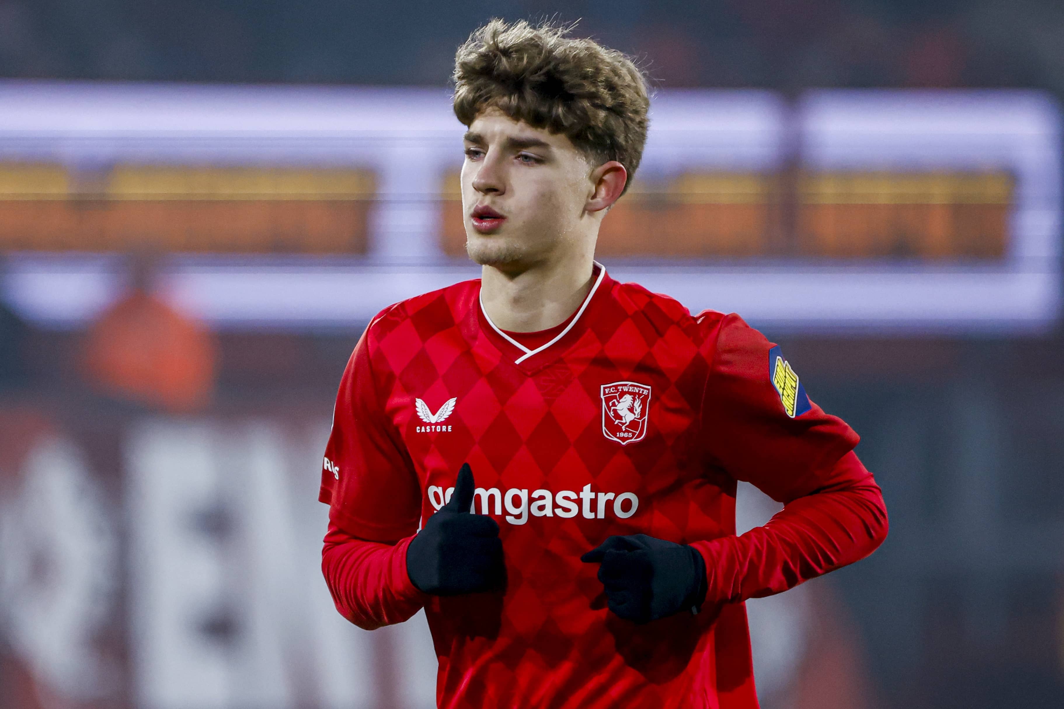 kaiyun-身价70万！记者：拜仁有意18岁中卫尼斯塔德，特温特要价1千万欧